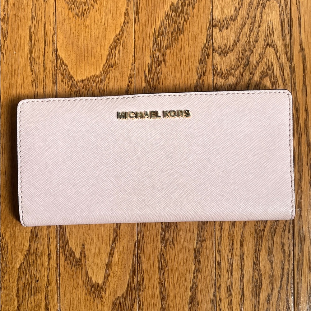 MICHAEL KORS PALE PINK SAFFIANO LEATHER WALLET WITH GOLD MK LETTERING